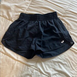 Asics Black Athletic Shorts Lightweight Breathable Design